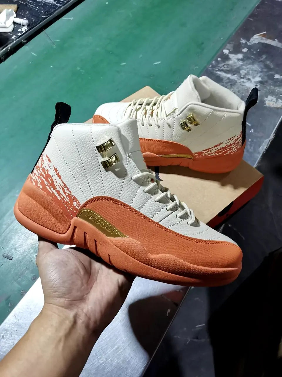 Air Jordan 12 White/Orange - Hình 5