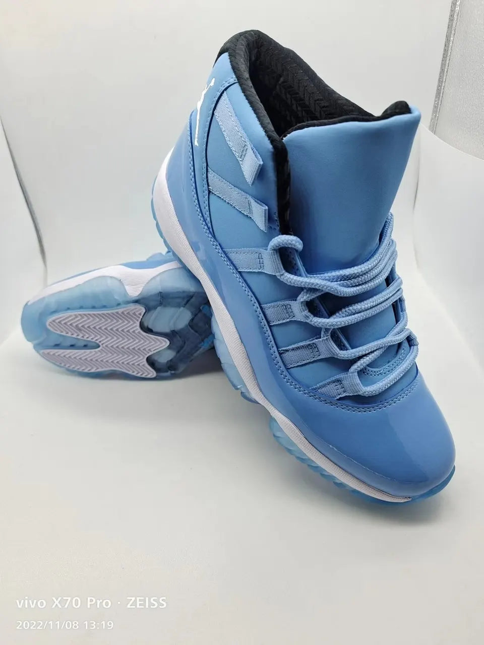 Air Jordan 11 Retro UNC - Hình 4