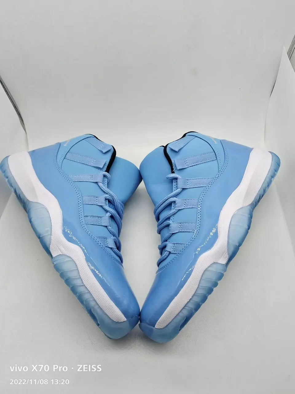 Air Jordan 11 Retro UNC - Hình 2