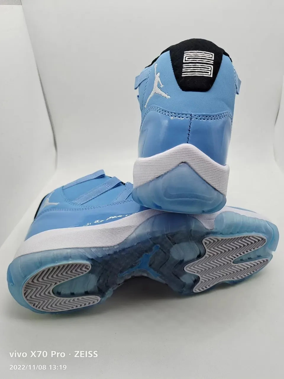 Air Jordan 11 Retro UNC - Hình 3