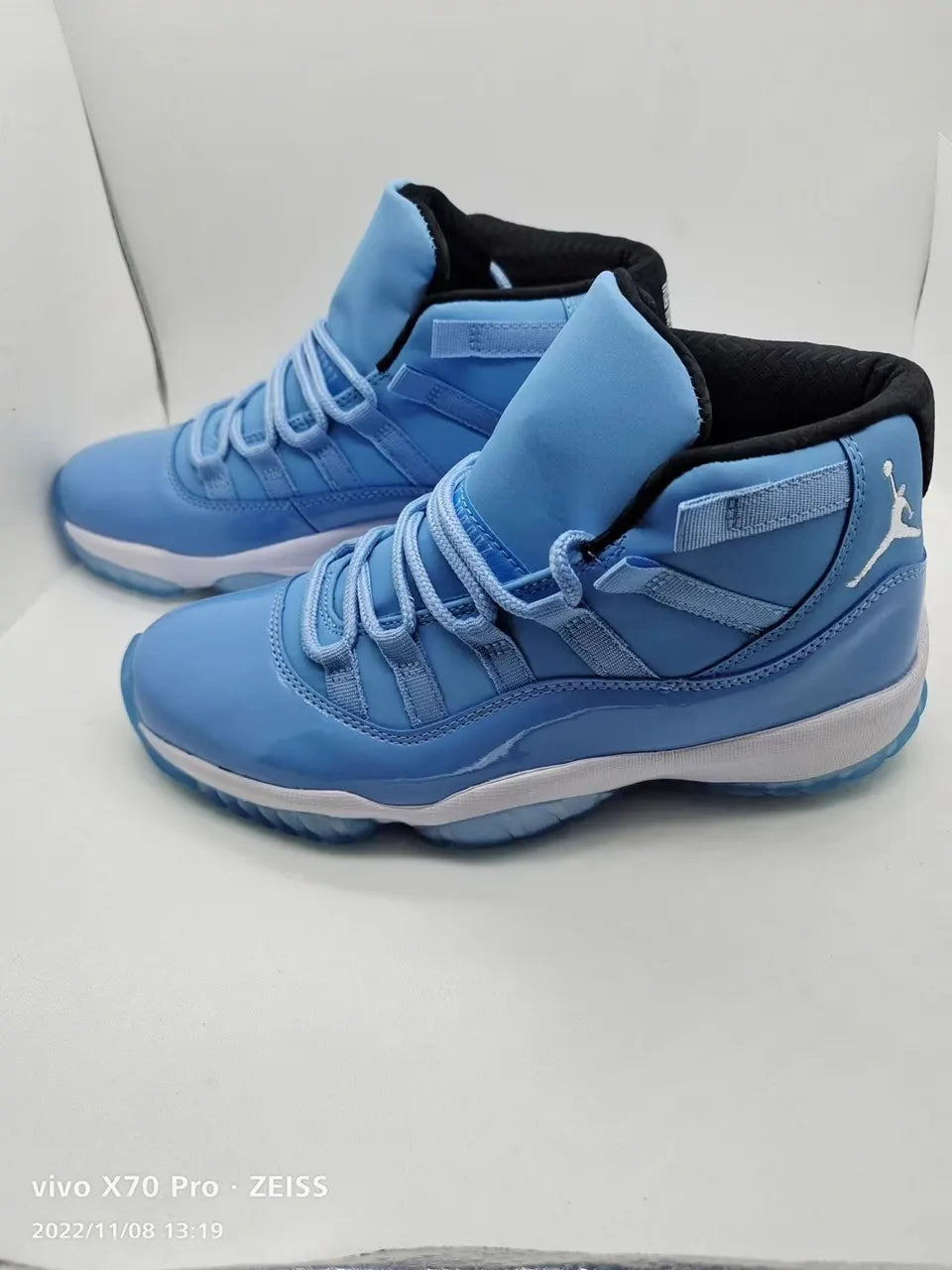 Air Jordan 11 Retro UNC - Hình 6