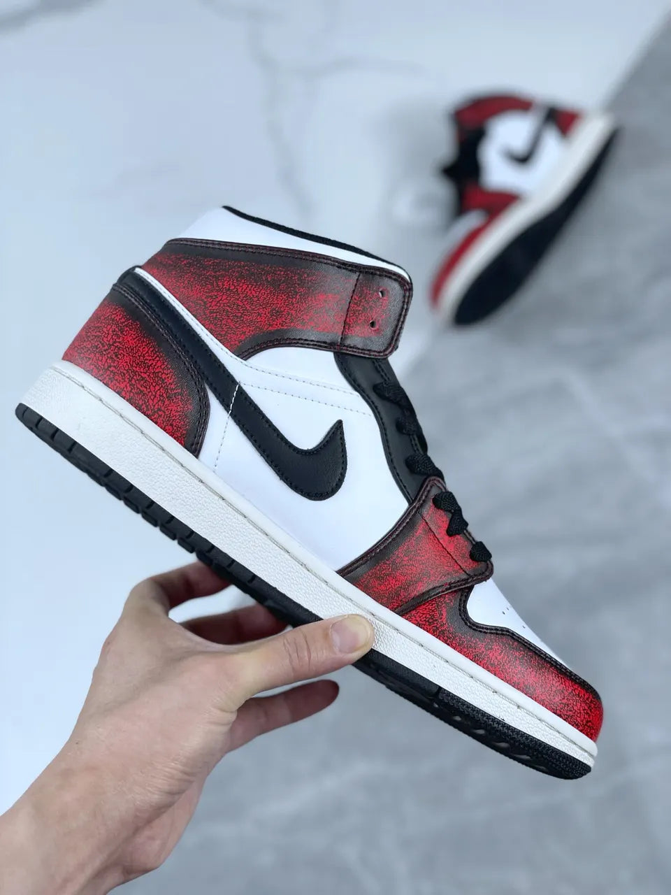 Air Jordan 1 Mid White Red - Hình 4