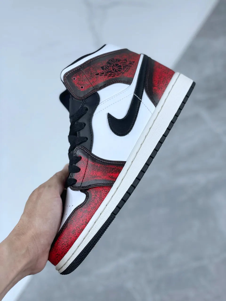 Air Jordan 1 Mid White Red - Hình 9