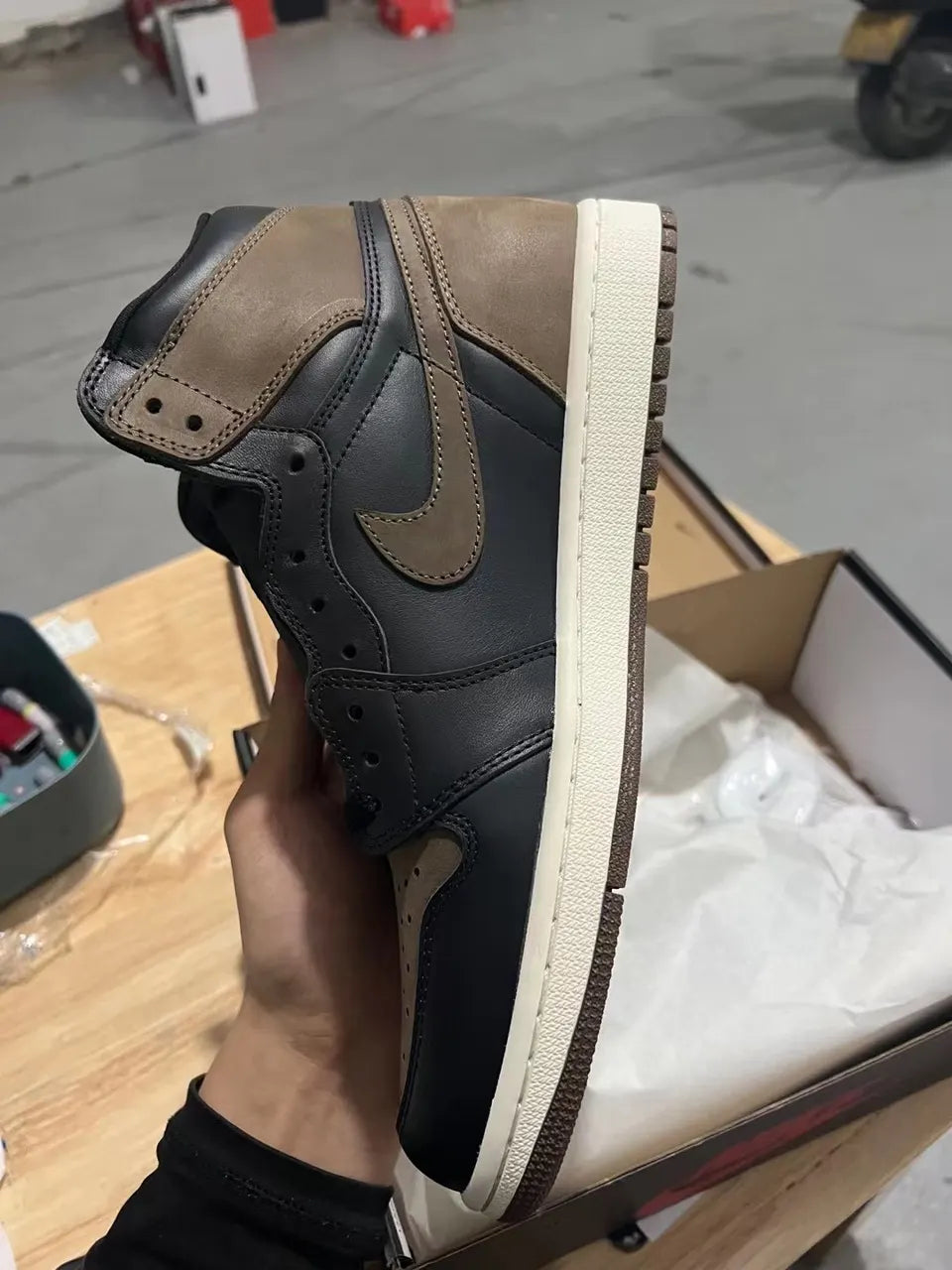 Air Jordan 1 High Black Mocha - Hình 3