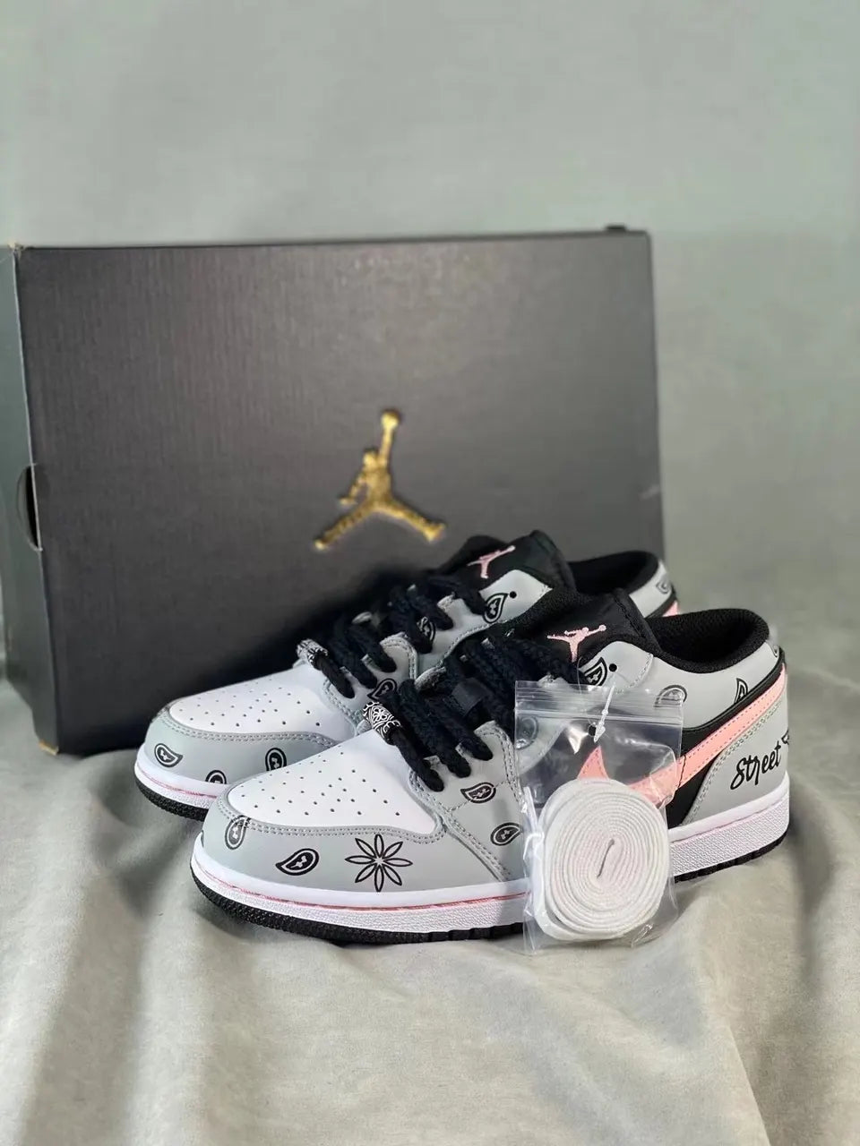 AJ1 Low Grey Pink - Hình 2