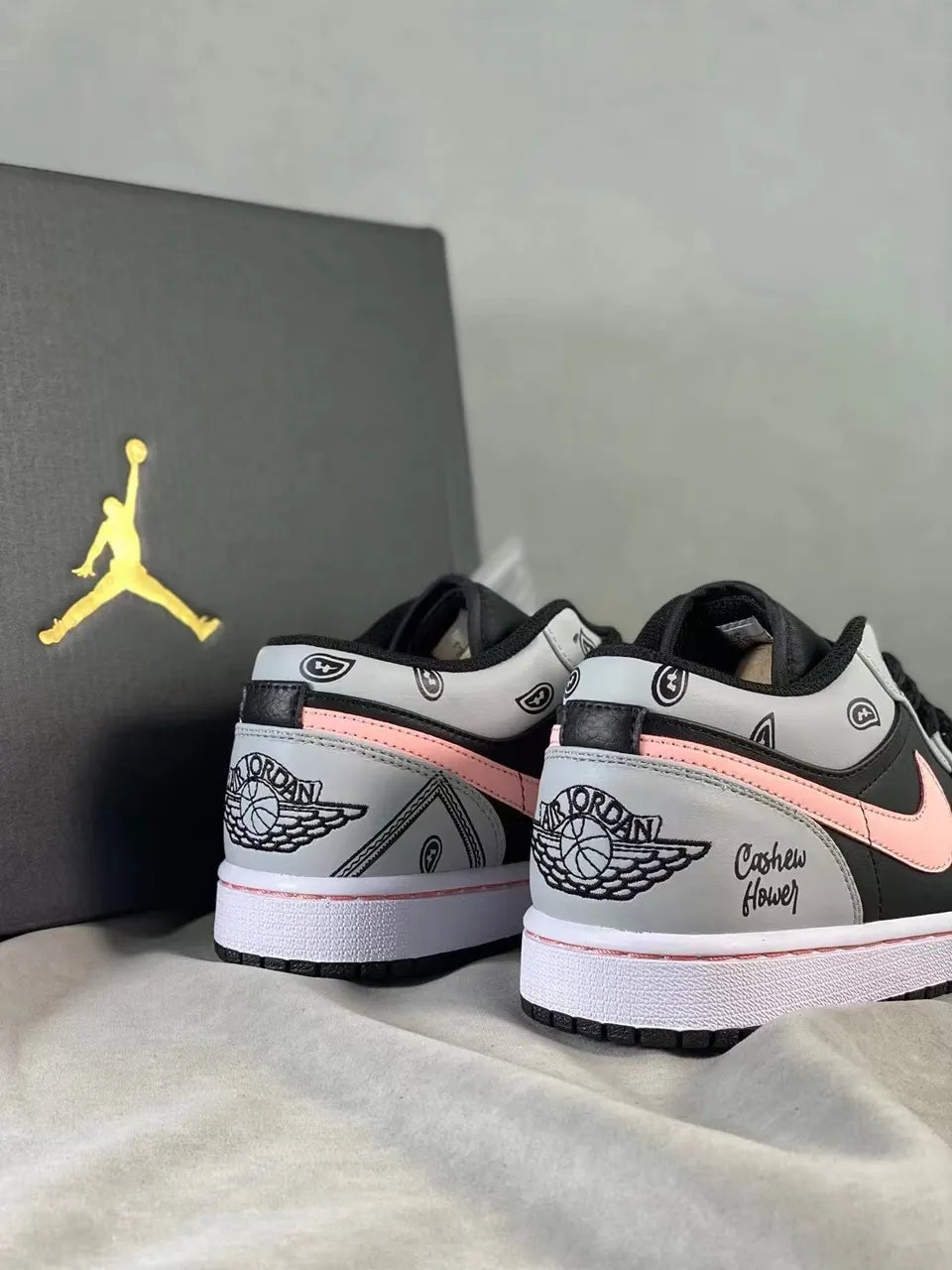 AJ1 Low Grey Pink - Hình 3