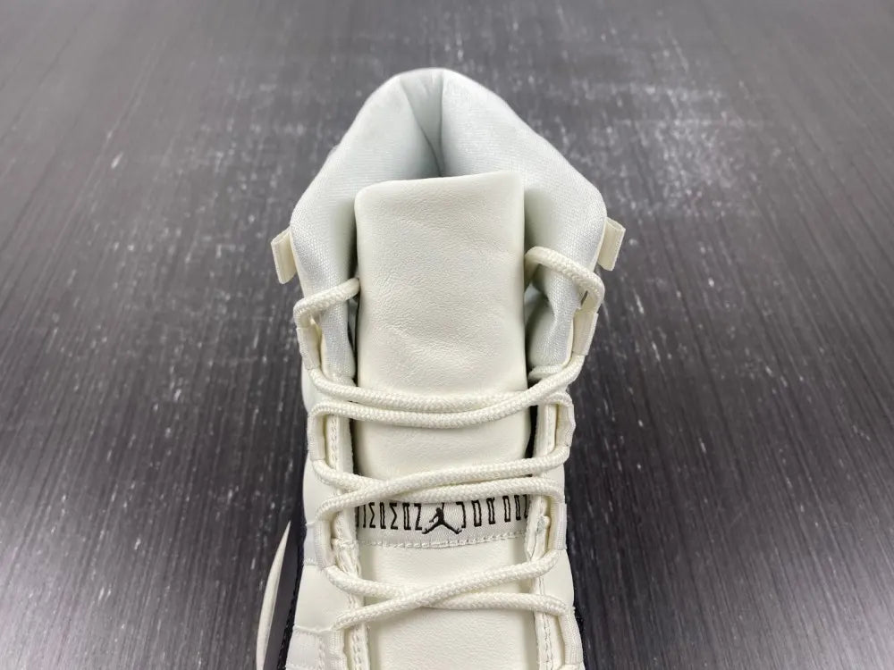 Air Jordan 11 Platinum Tint - Hình 6