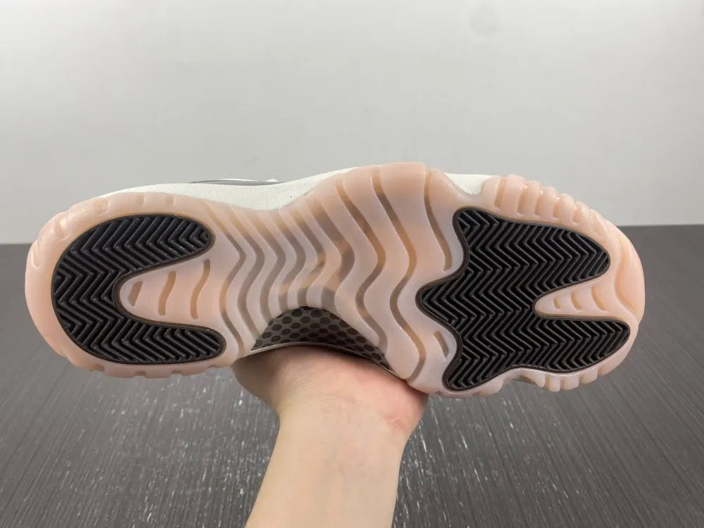 Air Jordan 11 Platinum Tint - Hình 4
