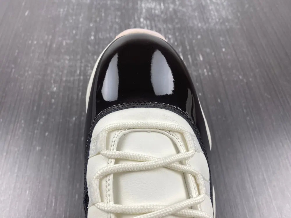 Air Jordan 11 Platinum Tint - Hình 17