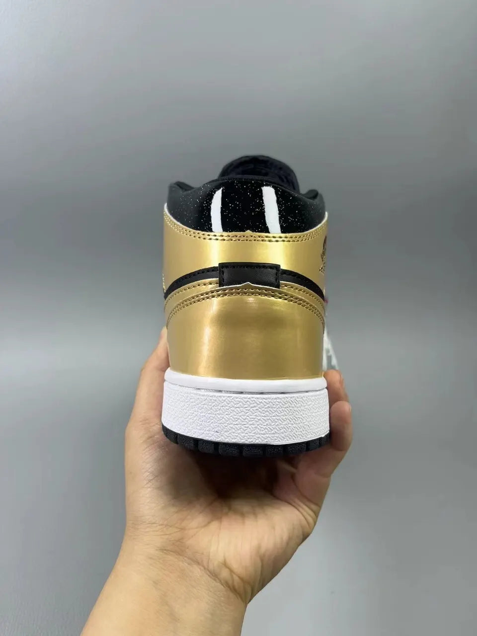 Air Jordan 1 Mid Gold/Black - Hình 3