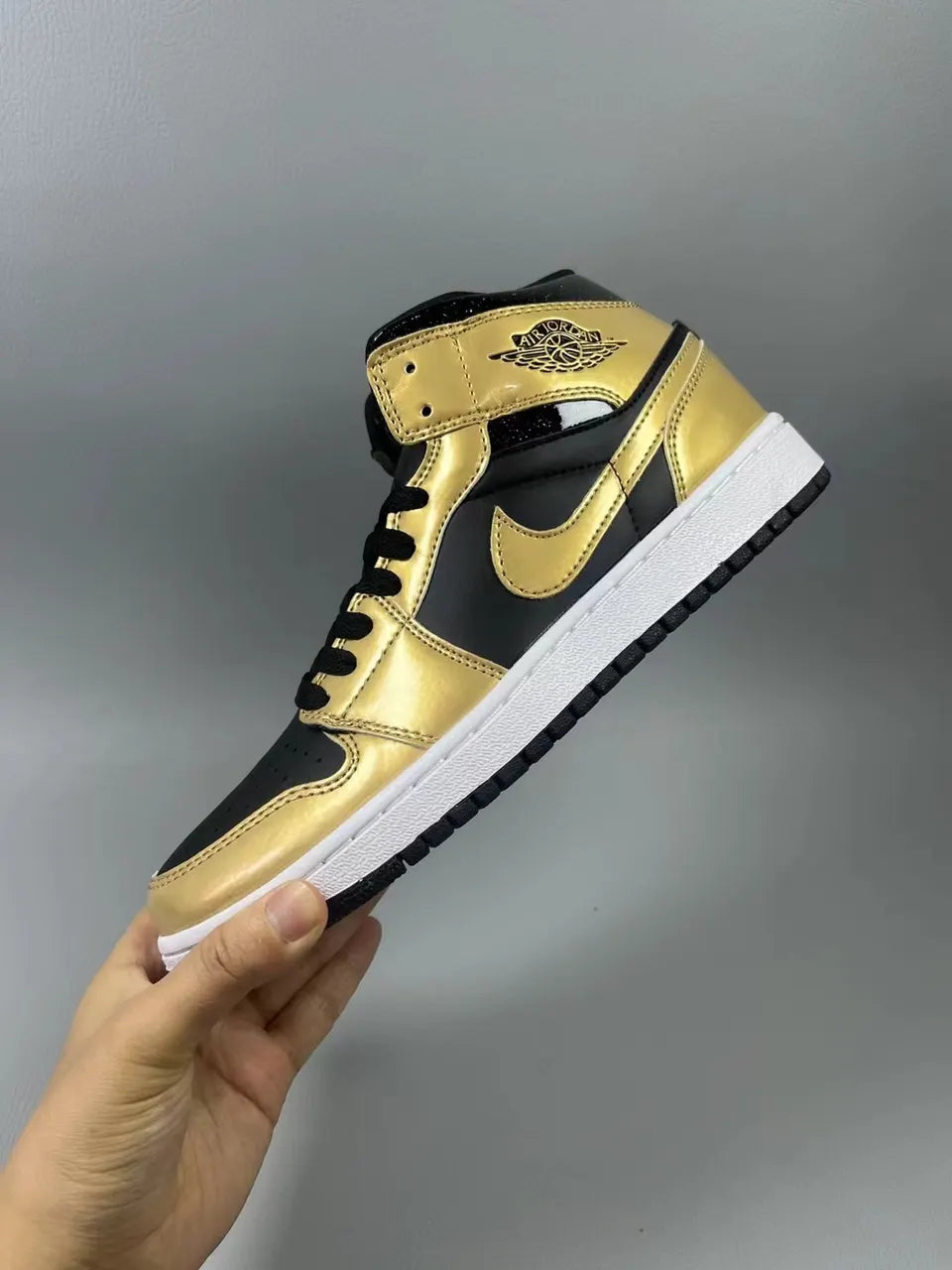 Air Jordan 1 Mid Gold/Black - Hình 5