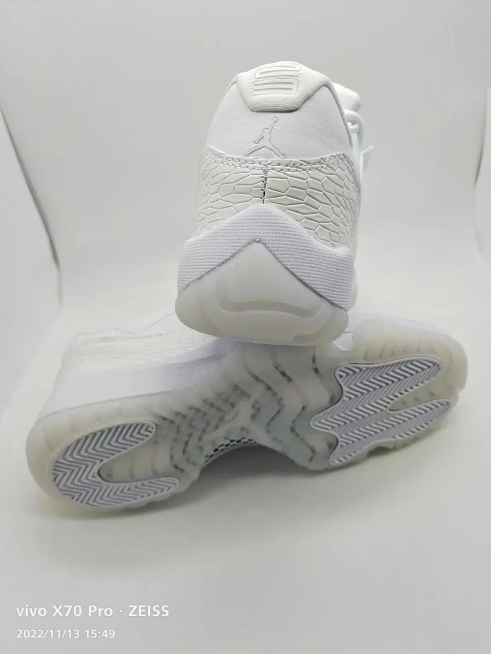 Air Jordan 11 Low IE White - Hình 3