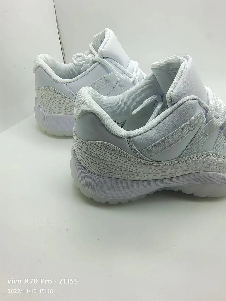 Air Jordan 11 Low IE White - Hình 5