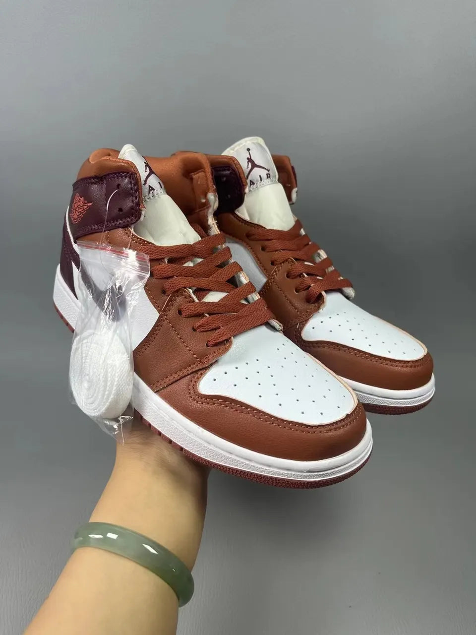Air Jordan 1 Mid Brown/White