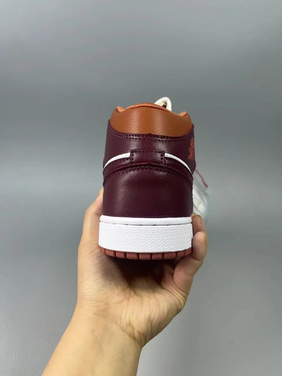Air Jordan 1 Mid Brown/White - Hình 3