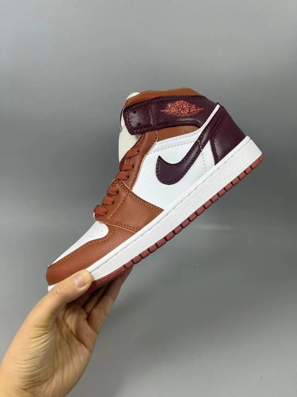 Air Jordan 1 Mid Brown/White - Hình 5