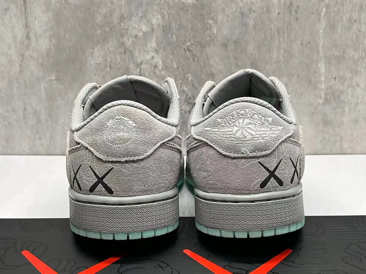 Kaws Air Jordan 4 - Hình 3
