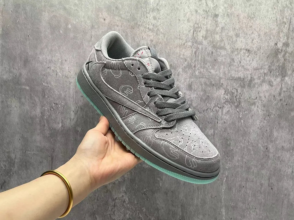 Kaws Air Jordan 4 - Hình 9