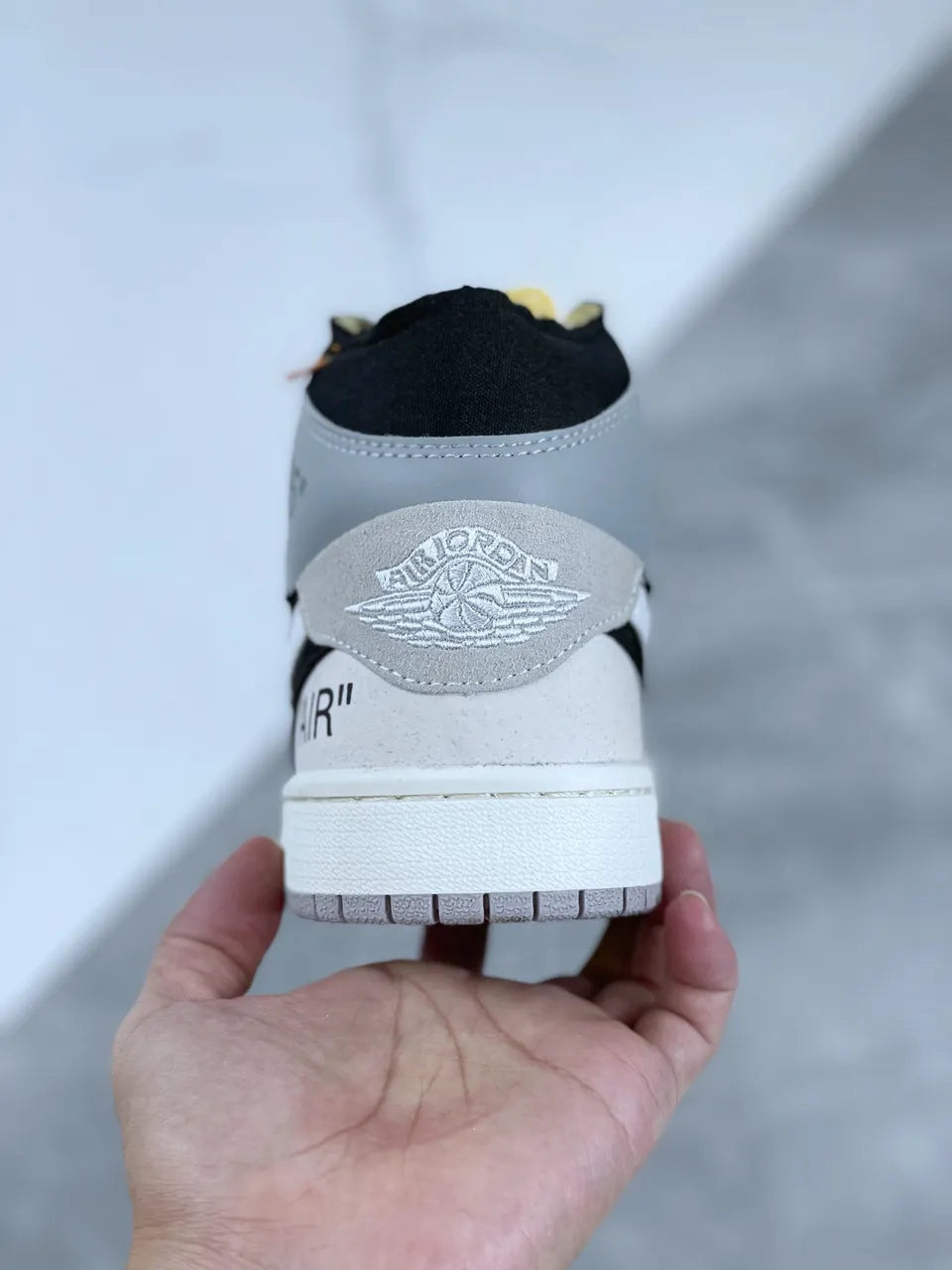 Air Jordan 1 Off-White 1985 - Hình 2