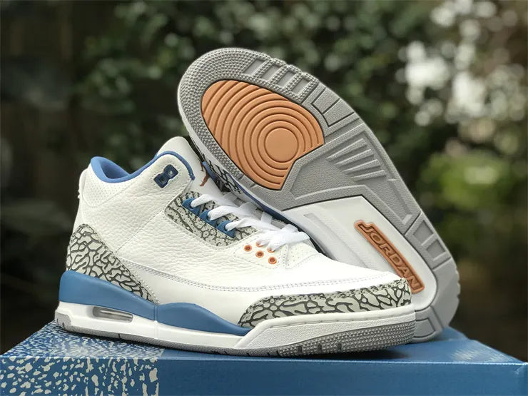 Air Jordan 3 Retro UNC - Hình 3