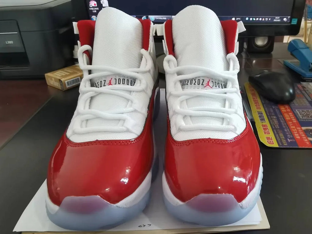 Air Jordan 11 Retro Cherry Red - Hình 2