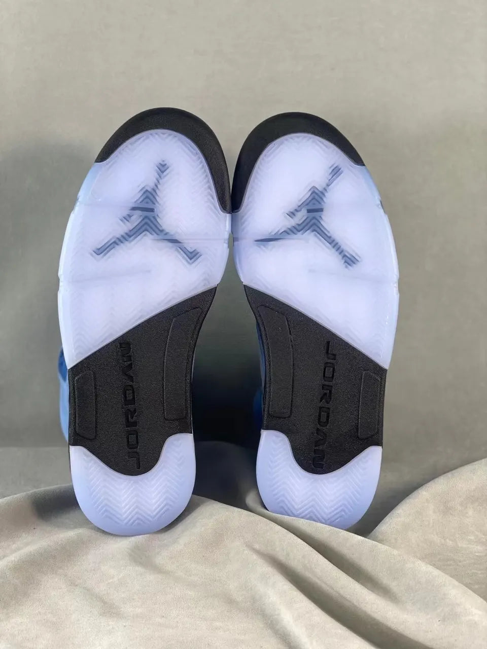 powder Air Jordan 5 Retro UNC - Hình 4