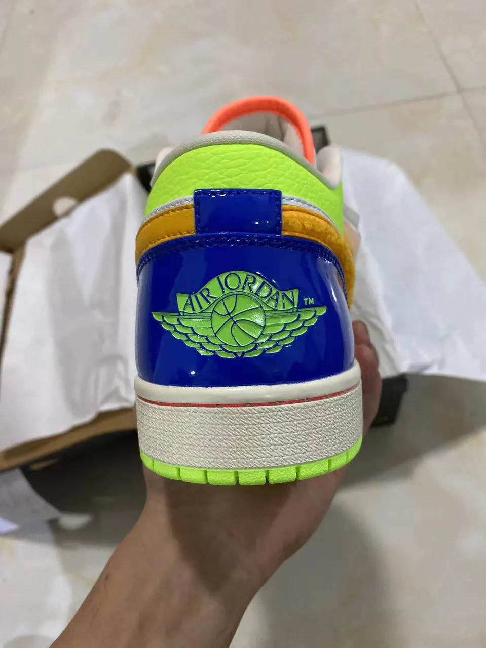 Air Jordan 1 Fuzzy Swoosh - Hình 3