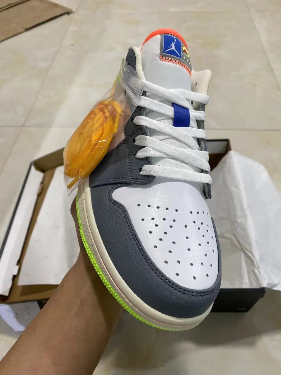 Air Jordan 1 Fuzzy Swoosh - Hình 8