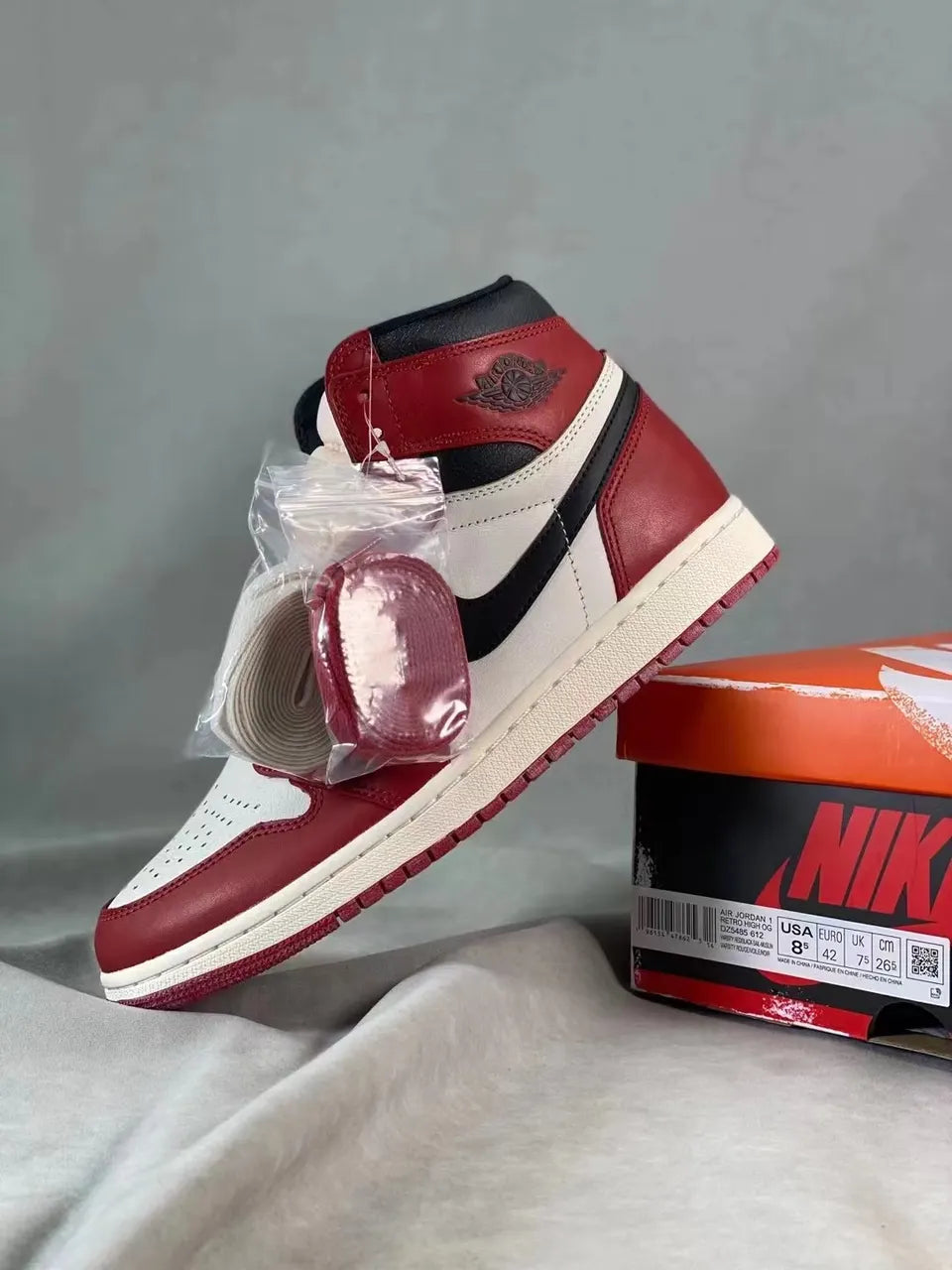 Air Jordan 1 High OG Red White - Hình 7
