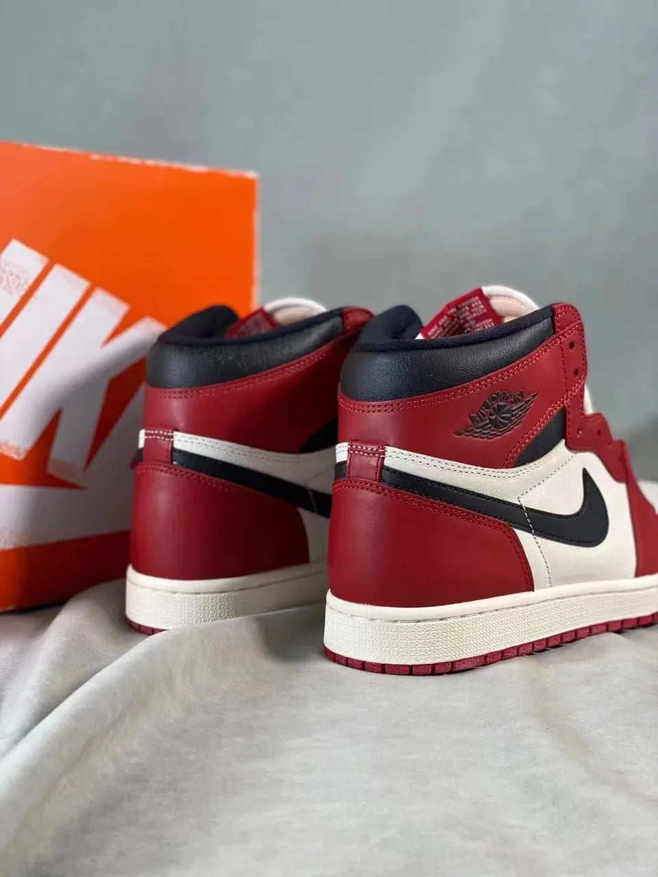 Air Jordan 1 High OG Red White - Hình 8