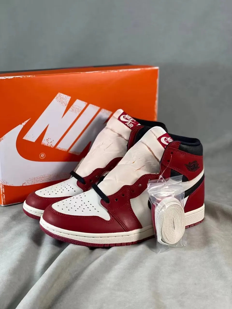 Air Jordan 1 High OG Red White - Hình 9