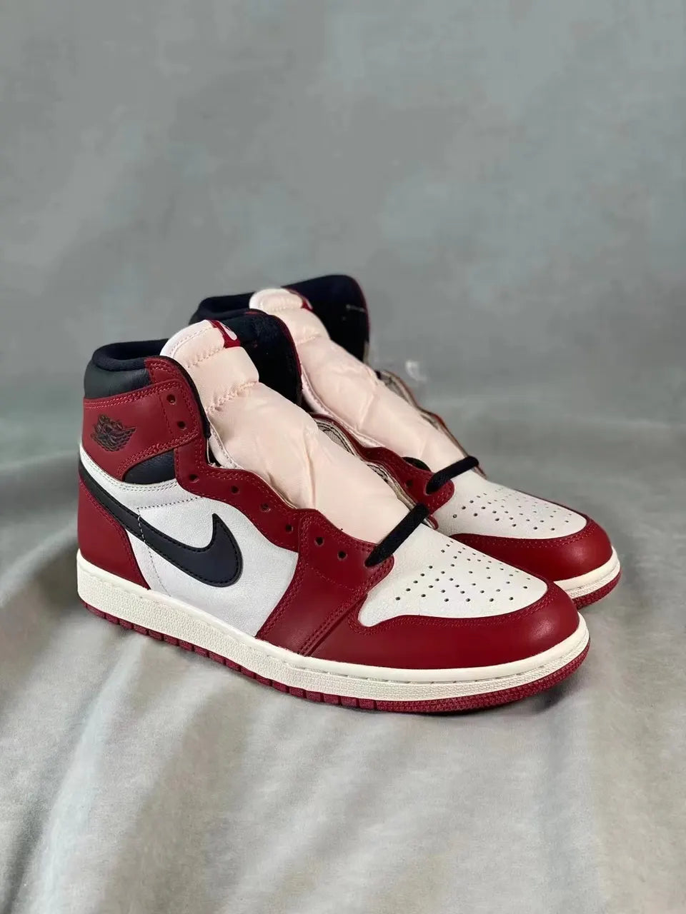Air Jordan 1 High OG Red White