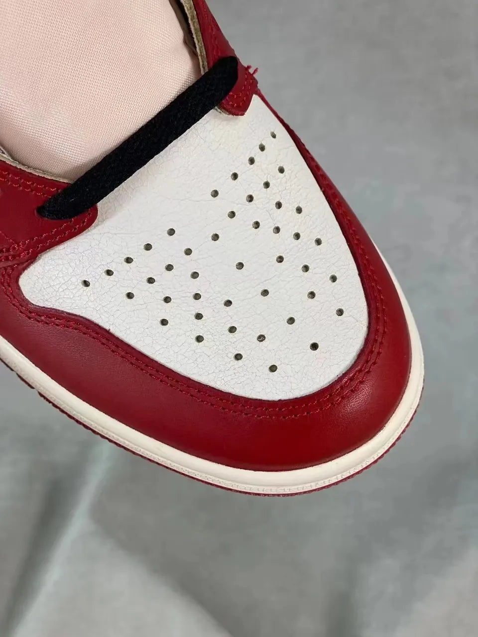 Air Jordan 1 High OG Red White - Hình 5