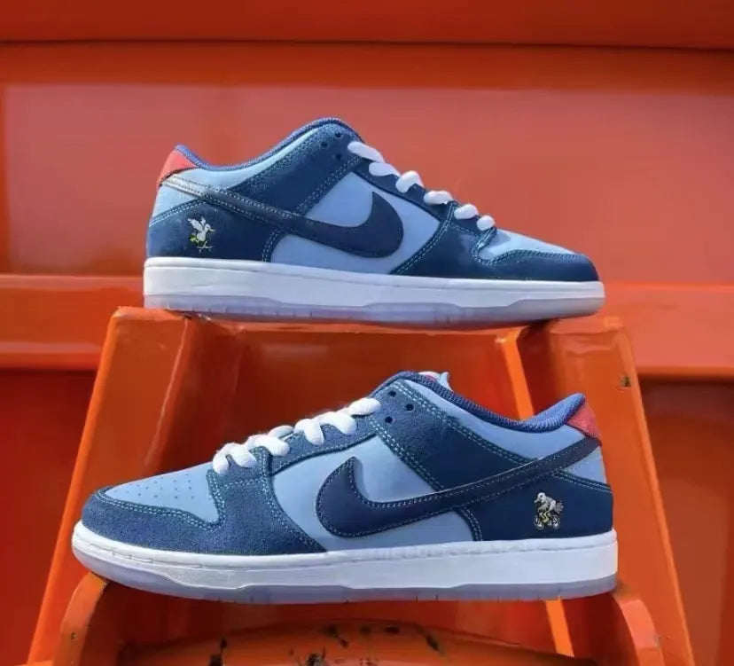Nike SB Dunk Blue Raspberry
