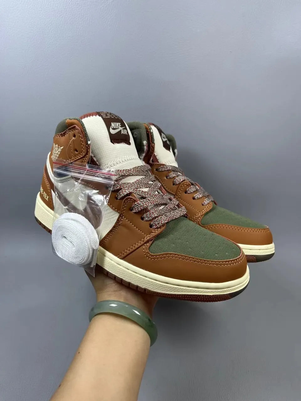 Air Jordan 1 GORE-TEX Brown - Hình 4