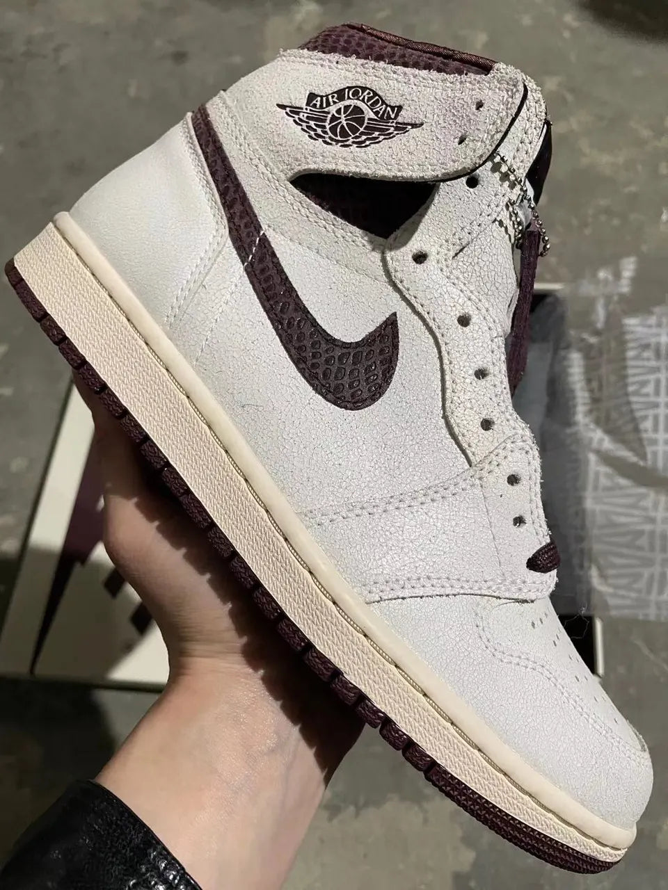 Air Jordan 1 Burgundy Crush - Hình 4