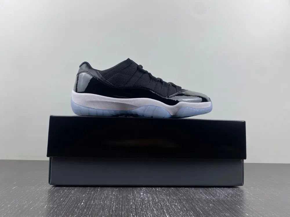 Air Jordan 11 Retro Low IE