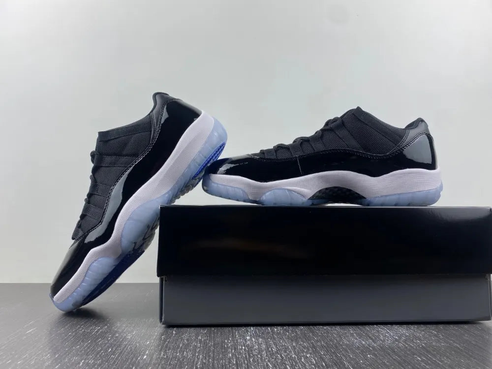Air Jordan 11 Retro Low IE - Hình 4