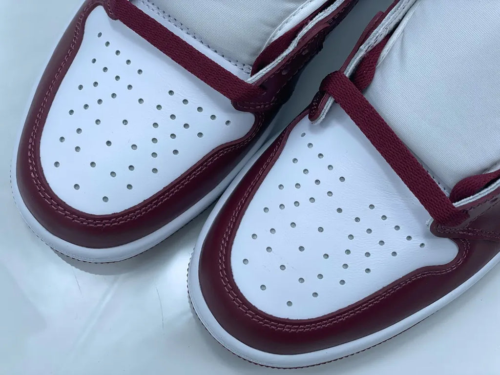 Air Jordan 1 Burgundy - Hình 2