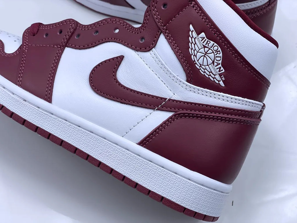 Air Jordan 1 Burgundy - Hình 3