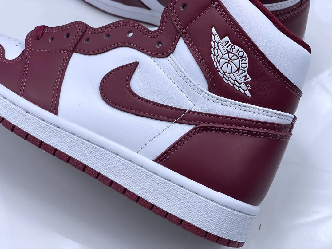 Air Jordan 1 Burgundy - Hình 3