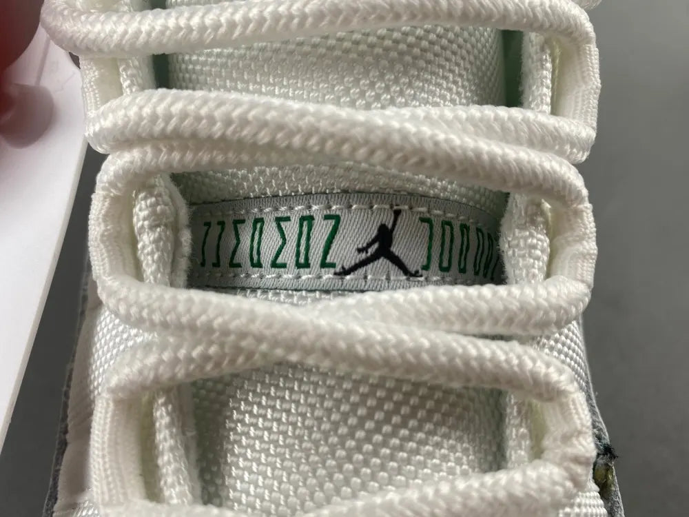 Air Jordan 11 White/Green - Hình 11