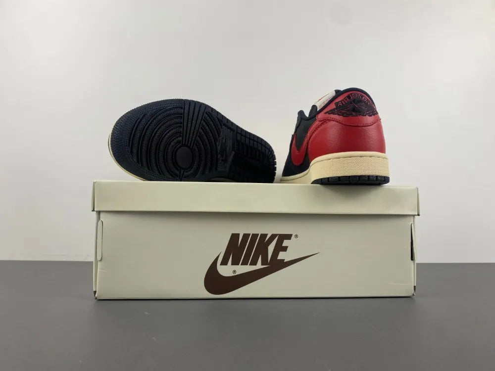Travis Scott Jordan 1 Black/Red - Hình 11
