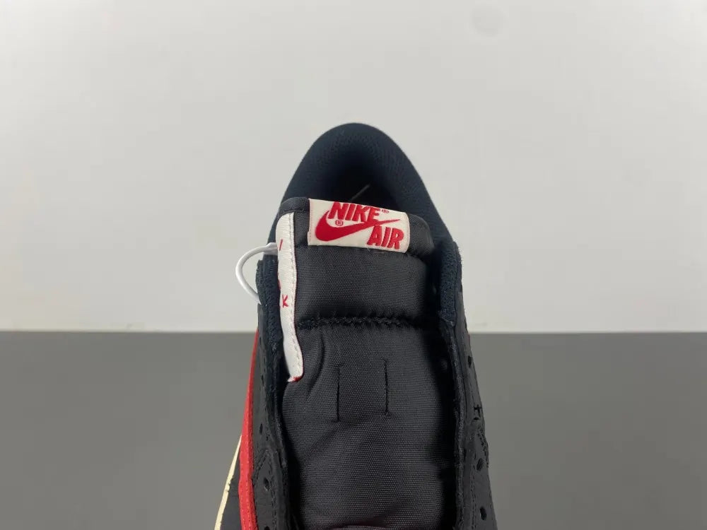 Travis Scott Jordan 1 Black/Red - Hình 4