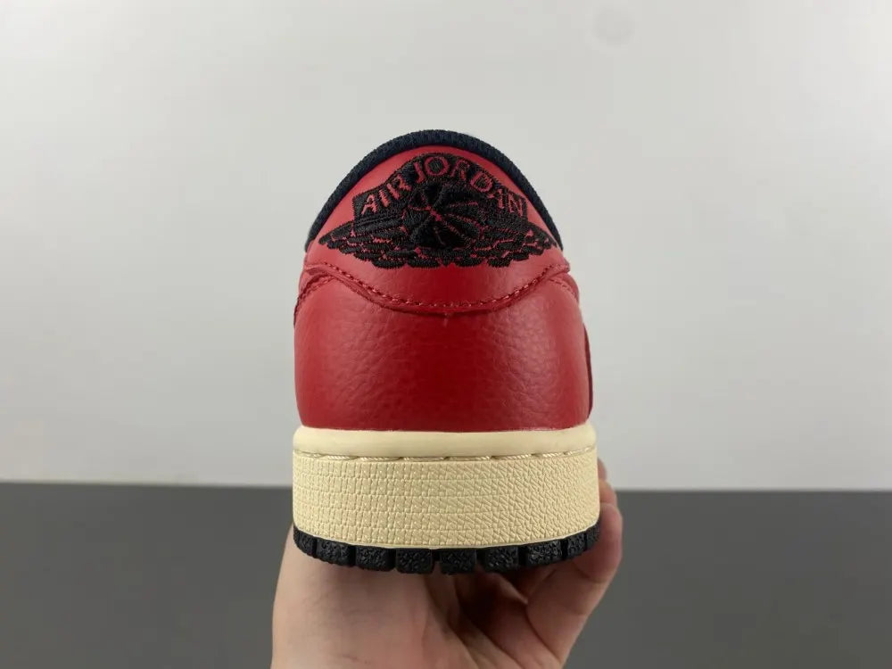 Travis Scott Jordan 1 Black/Red - Hình 5