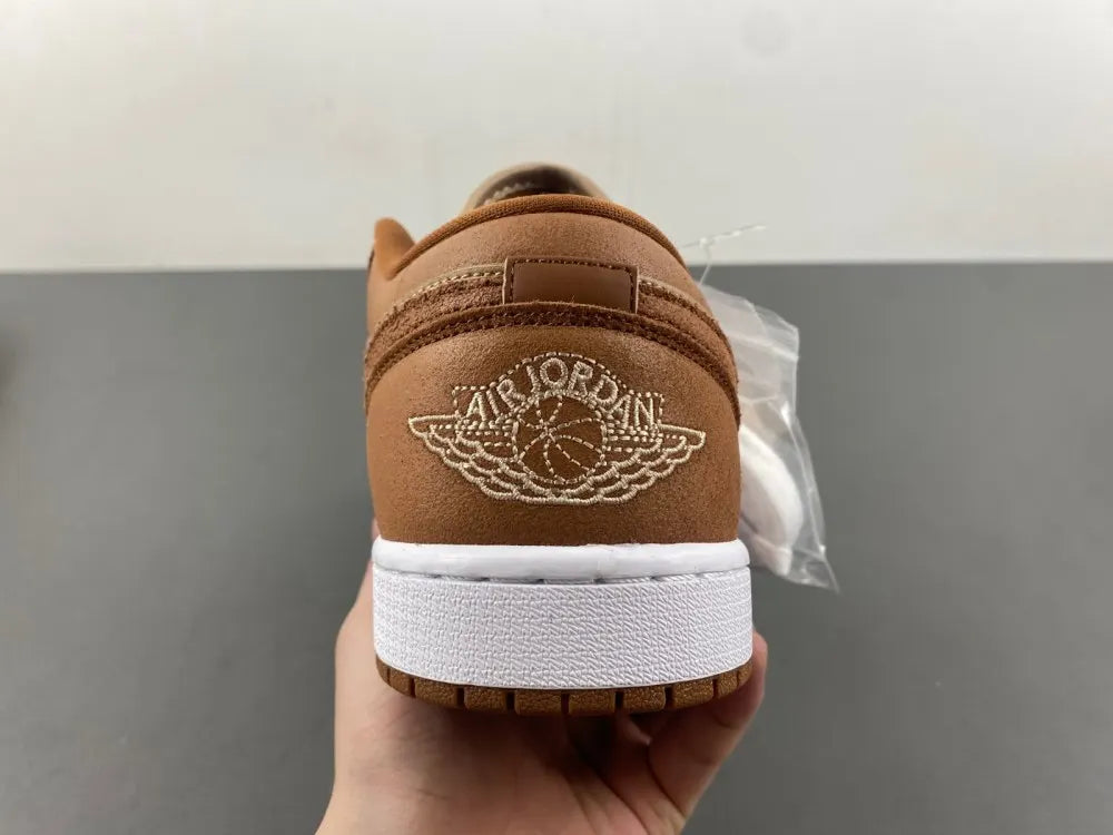 Air Jordan 1 Low Tan Suede - Hình 4