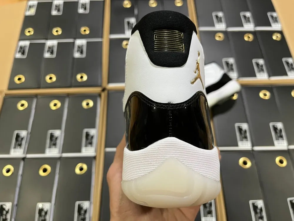 black Air Jordan 11 Retro Concord - Hình 4