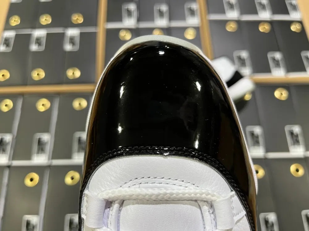 black Air Jordan 11 Retro Concord - Hình 5