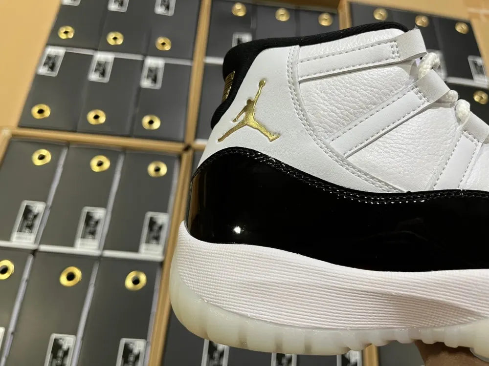 black Air Jordan 11 Retro Concord - Hình 3