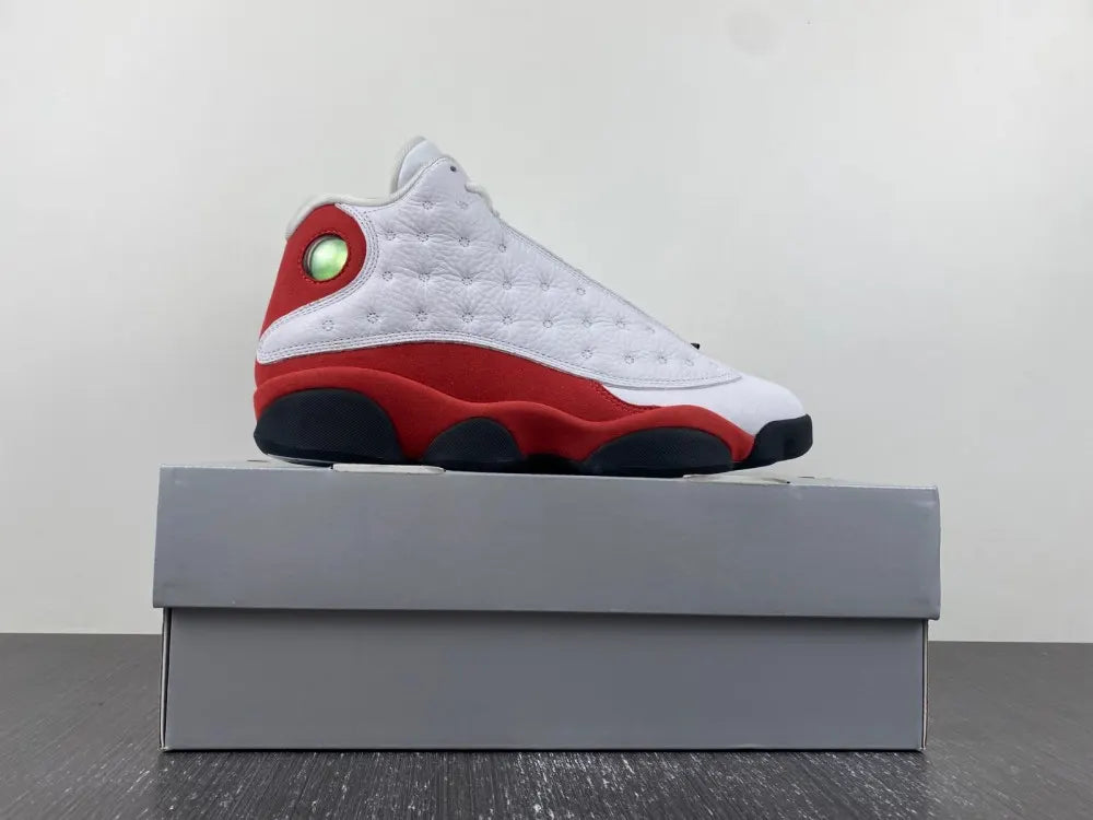 Air Jordan 13 Retro White/Red - Hình 2